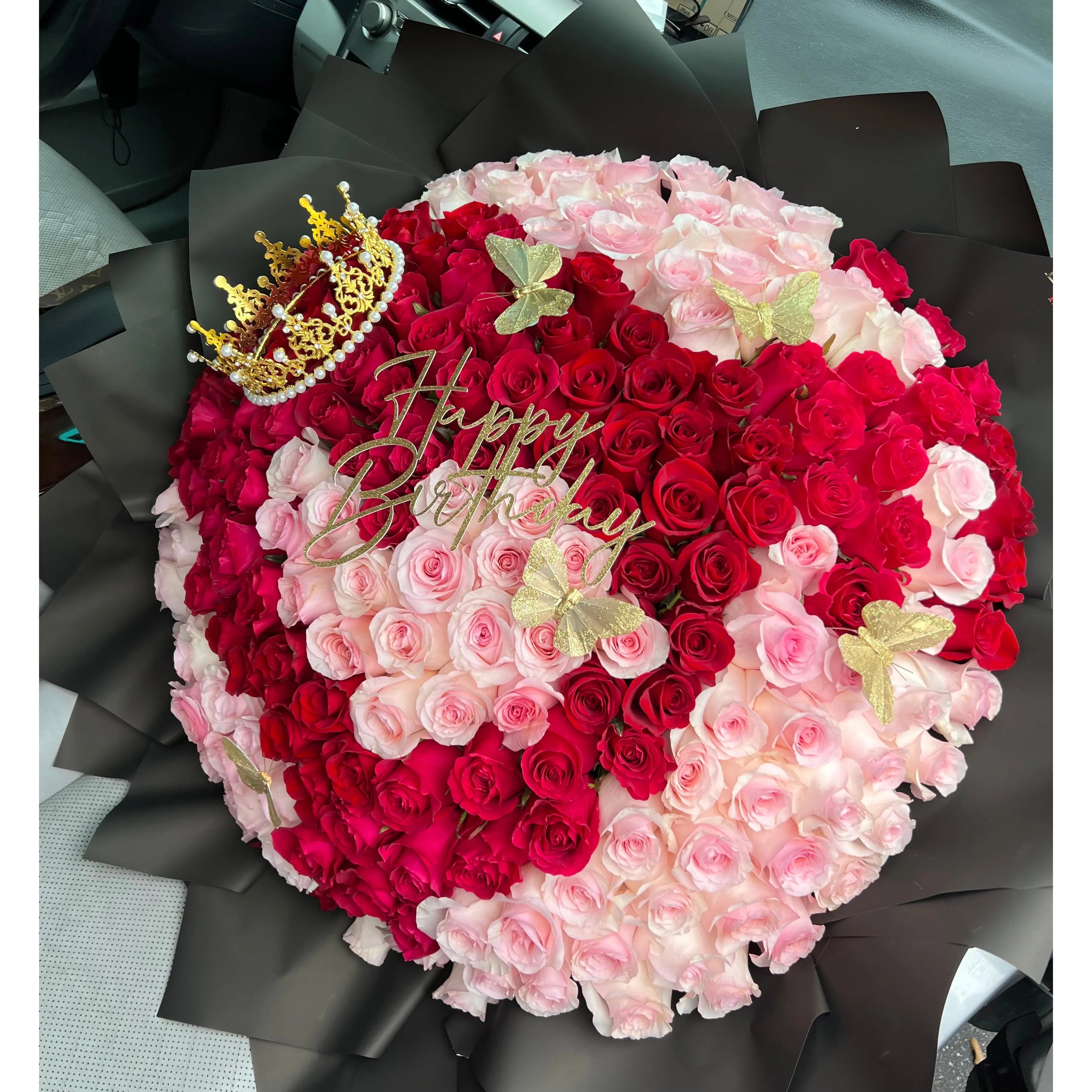 200 Rose Ombre - www.bloomfloralshop.com