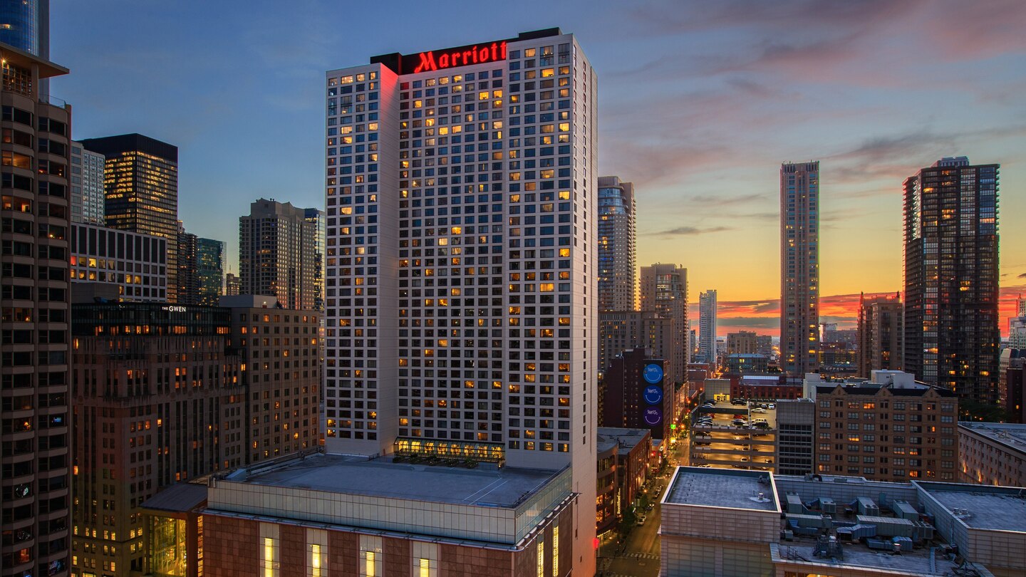 Send Flowers To A Hotel | Hotel Flower Delivery Chicago, IL