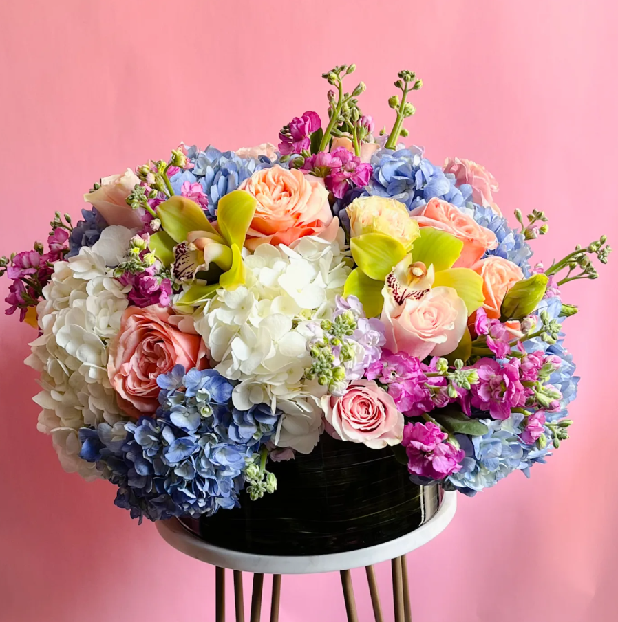 Peachy Periwinkle - www.bloomfloralshop.com